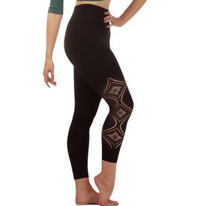 New Capezio Seamless Cut Out Deco Design Cropped Leggings Black Size XS / Size S